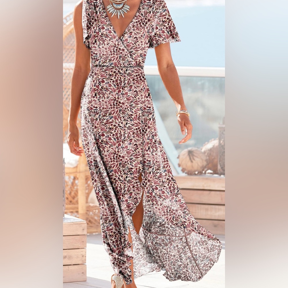 NWOT Floral Print Maxi Dress